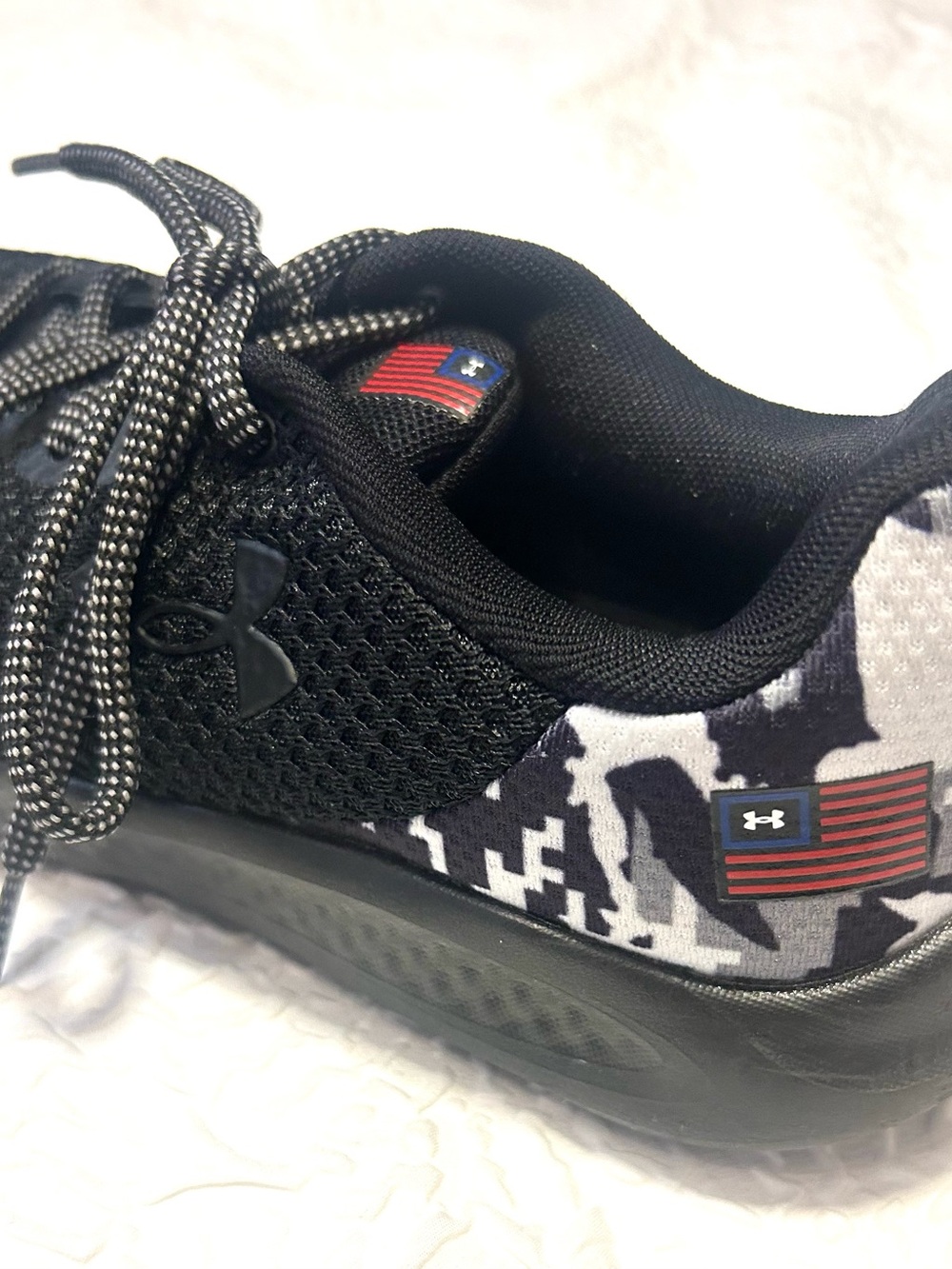 Under Armour Black Mesh Athletic Shoes with Patterned Laces